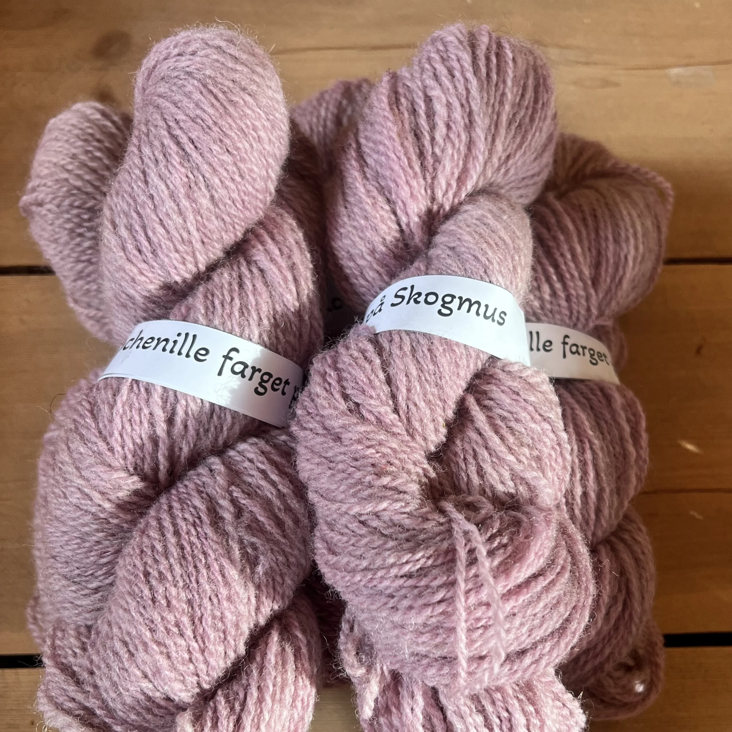 50 gr farge Kochenille på Skogmus