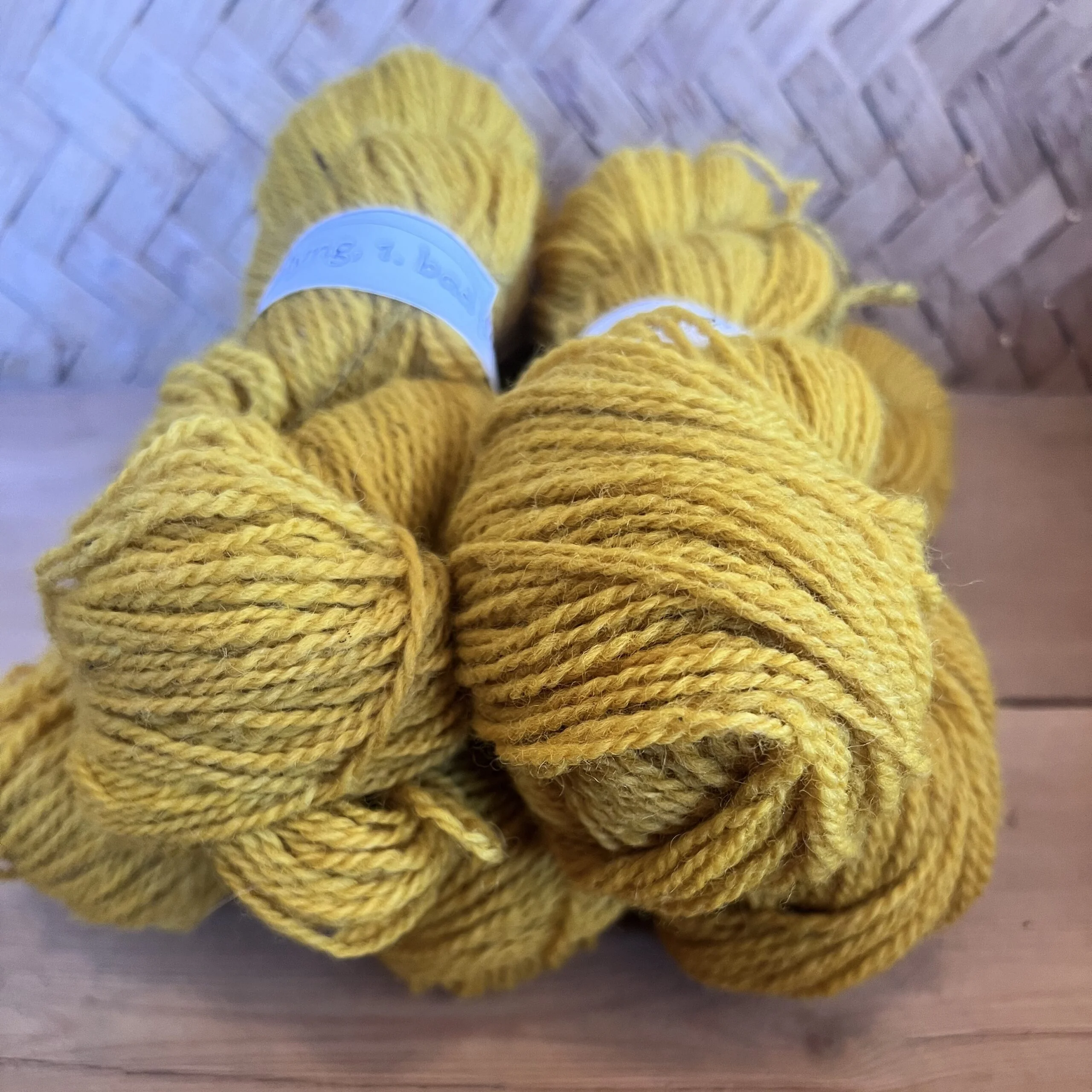 Snømus farget med røsslyng 1. bad